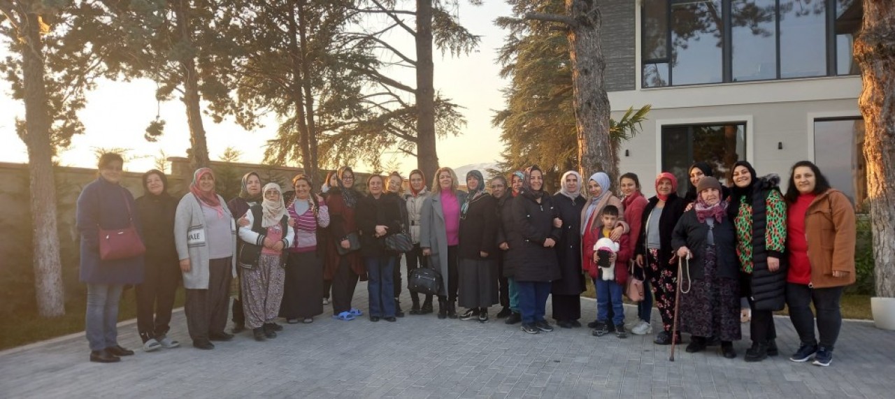 DEPREMZEDE KADINLARI EV ORTAMINDA AĞIRLADILAR