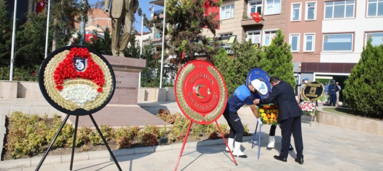 DEVLET VE MİLLET COŞKUYLA KUTLUYORUZ