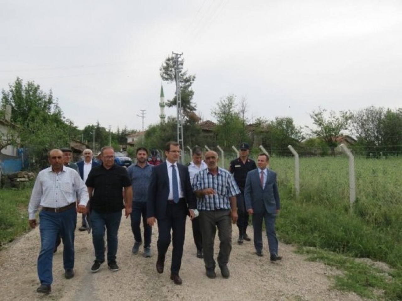 DOLUDAN ZARAR GÖREN KÖYLERİ ZİYARET ETTİ