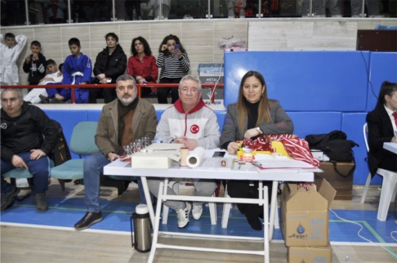 DOSTLUK TURNUVASI’NA MERZİFON EVSAHİPLİĞİ YAPTI