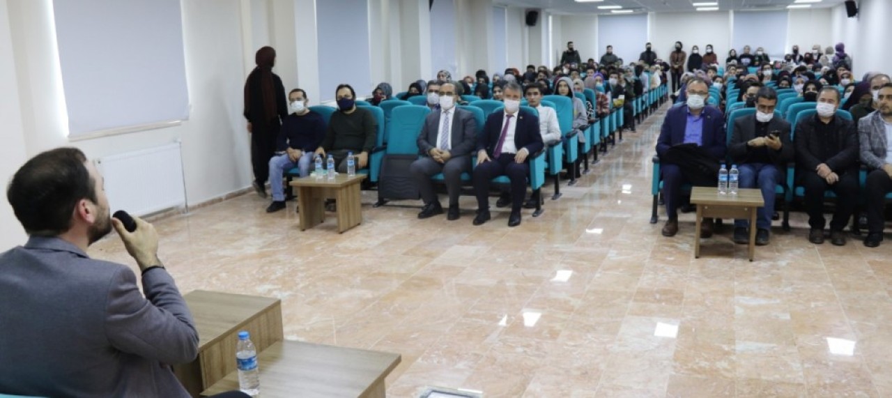 DÜNYA ARAPÇA GÜNÜ ETKİNLİĞİ DÜZENLENDİ