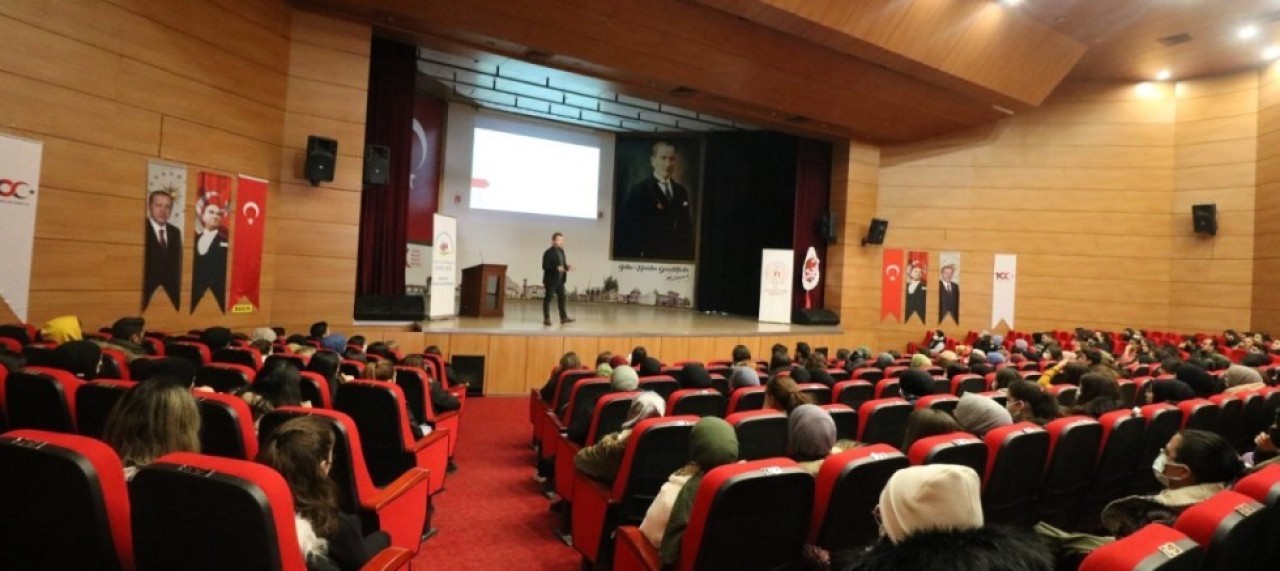 DÜŞÜNCE BECERİLERİ EĞİTİMİ VERİLDİ