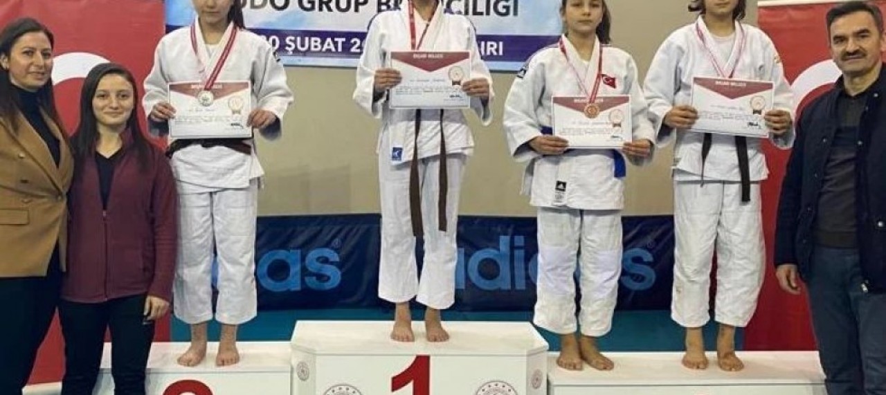 ECE DURAN, TÜRKİYE ŞAMPİYONASINDA