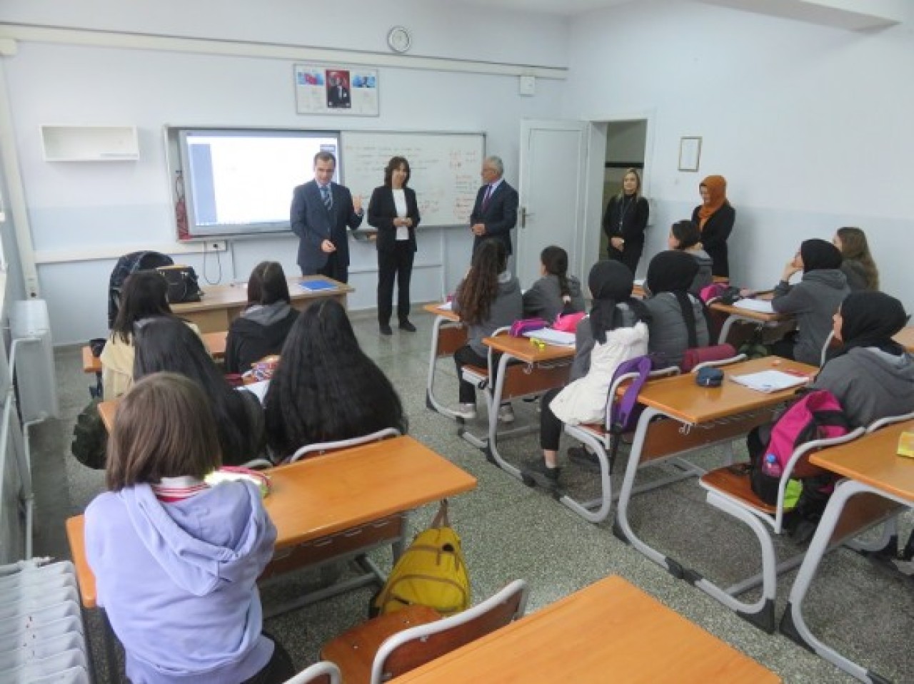 EĞİTİM KURUMLARINA ZİYARETİNE DEVAM ETTİ