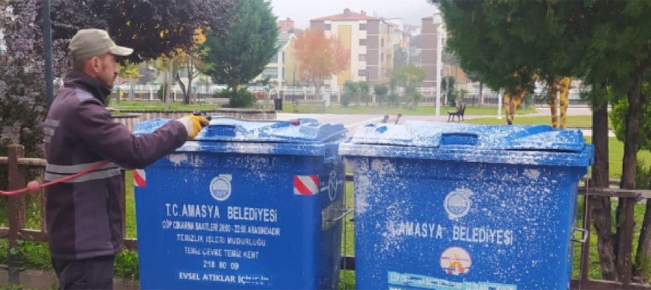 EKİPLER DEZENFEKTE ÇALIŞMALARINA DEVAM EDİYOR