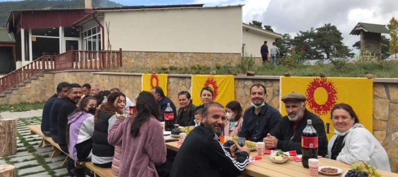 EMEKLİ ÖĞRETMENLER İÇİN YEMEK DÜZENLENDİ