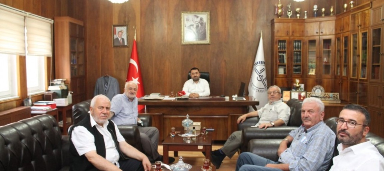 EMEKLİ OKUL YÖNETİCİLERİNDEN ZİYARET