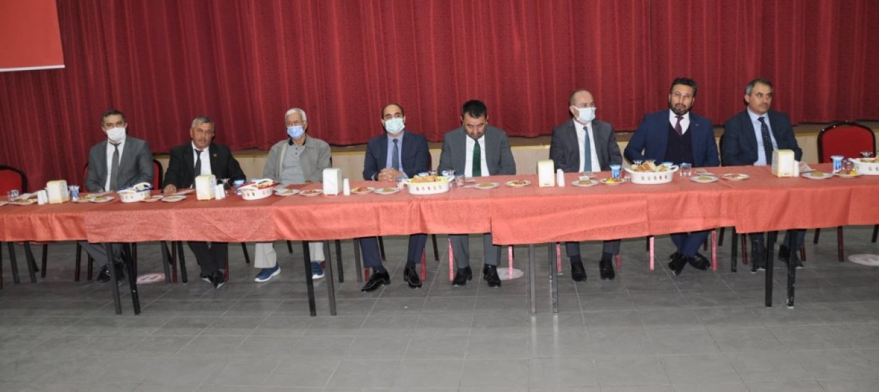 EMEKLİ OLAN DİN GÖREVLİLERİ İÇİN VEFA YEMEĞİ DÜZENLENDİ