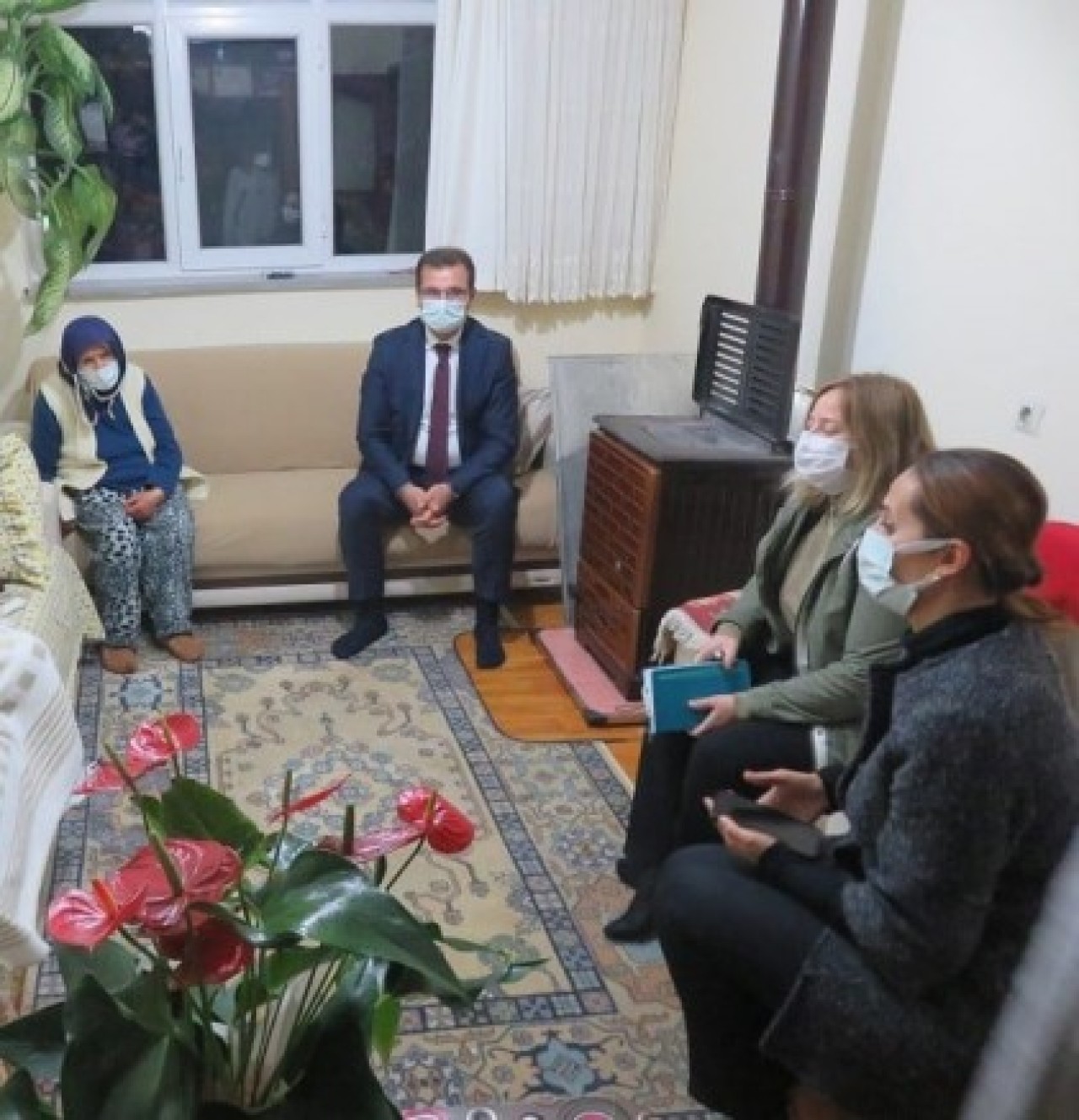 EMEKTAR MUHTARI ZİYARET ETTİ