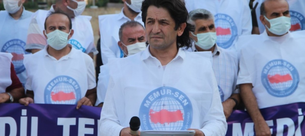 ‘ENFLASYONUN EZEMEYECEĞİ MAAŞ İSTİYORUZ’
