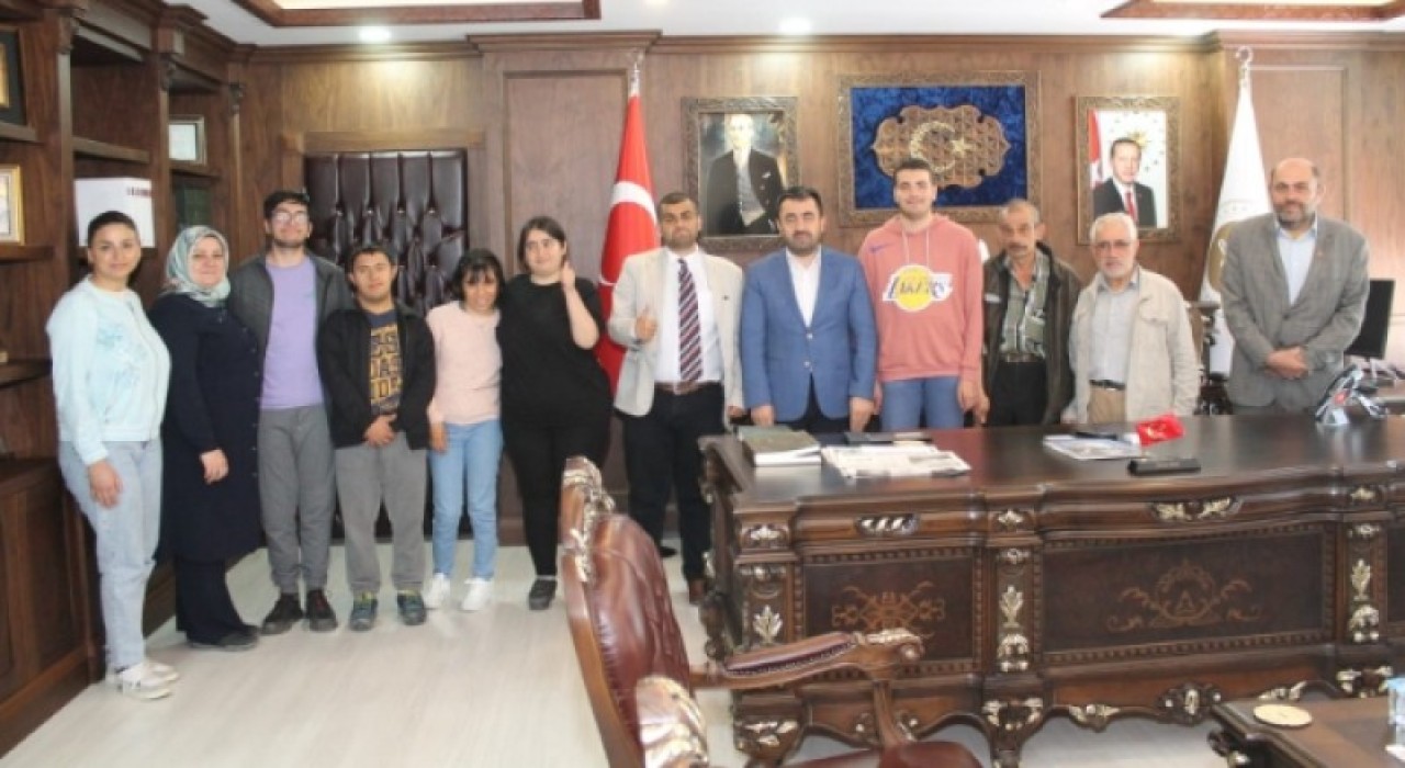 ENGELLİLERE GEZİ PROGRAMI DÜZENLENDİ