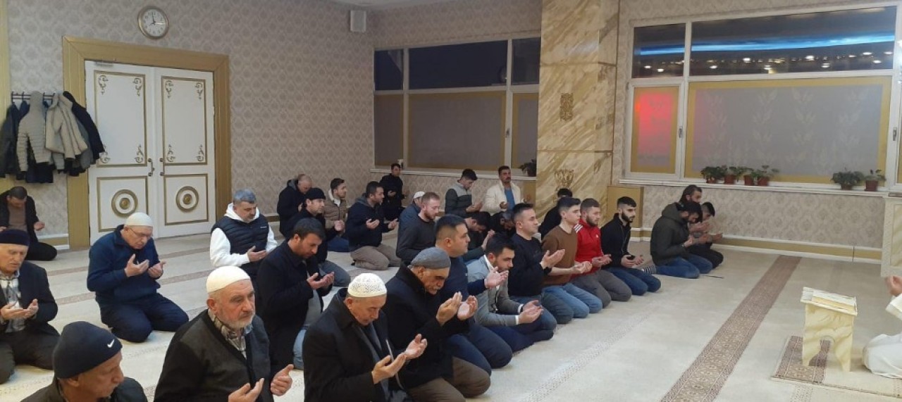 FIRAT ÇAKIROĞLU DUALARLA ANILDI