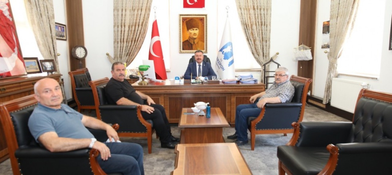 FUTBOL CAMİASINDAN BAŞKAN KARGI’YA ZİYARET