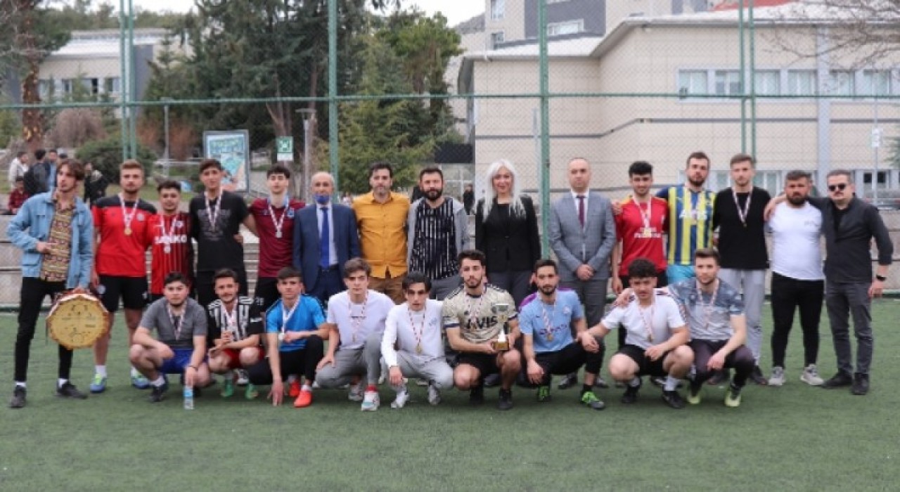Futbol turnuvasında coşkulu final