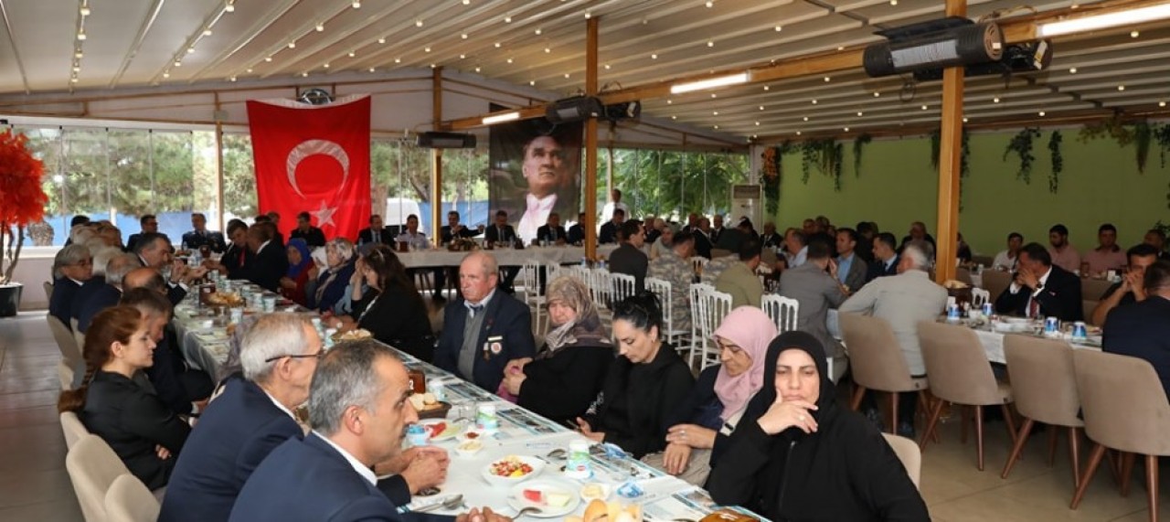 GAZİLERİMİZ ONURUNA YEMEK VERİLDİ
