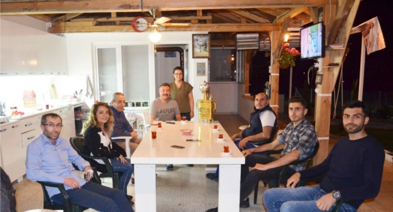 GELENEĞİ BOZMADI