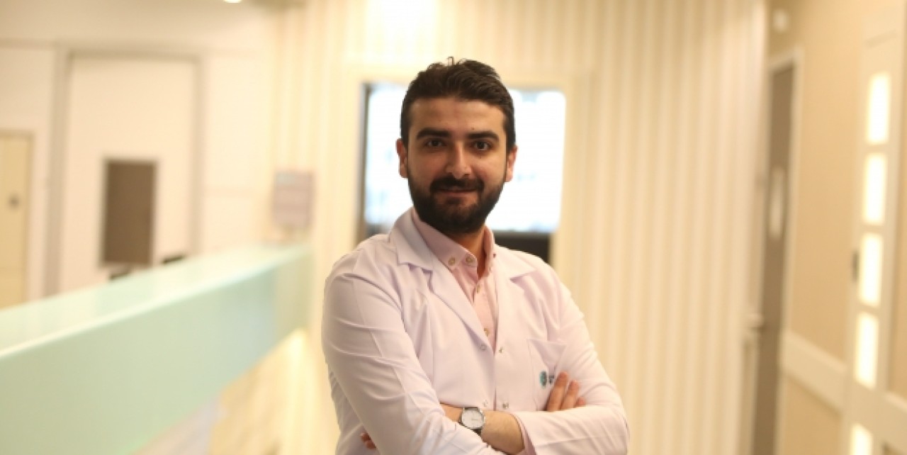 GELİŞME DÖNEMİNDE AİLEDEN AYRILAN ÇOCUK RUHSAL ÇÖKÜNTÜ YAŞIYOR