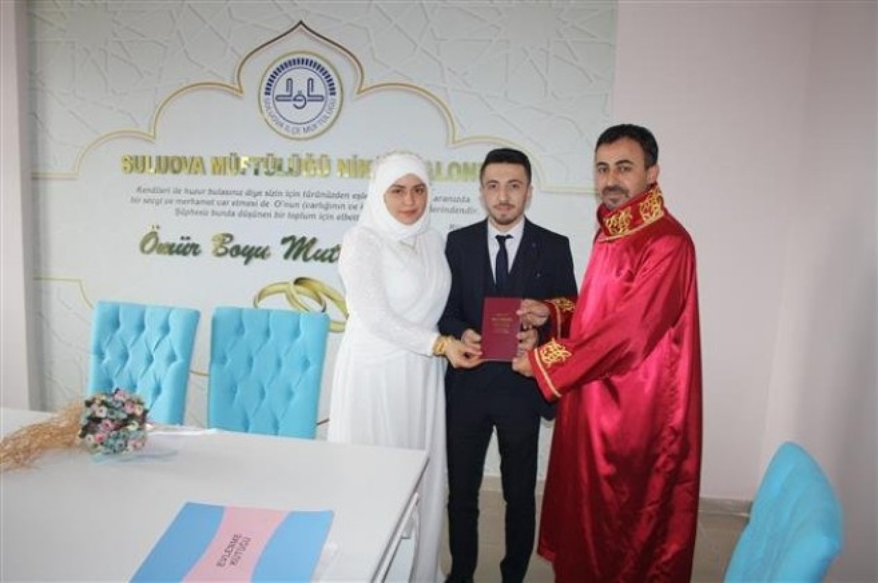 GENÇ ÇİFTİN NİKAHI SULUOVA MÜFTÜLÜĞÜNDE KIYILDI