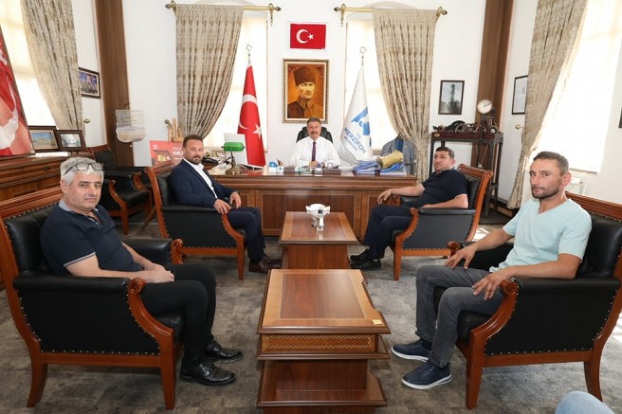 GENÇ VE YÖNETİMİNDEN BAŞKAN KARGI’YA ZİYARET