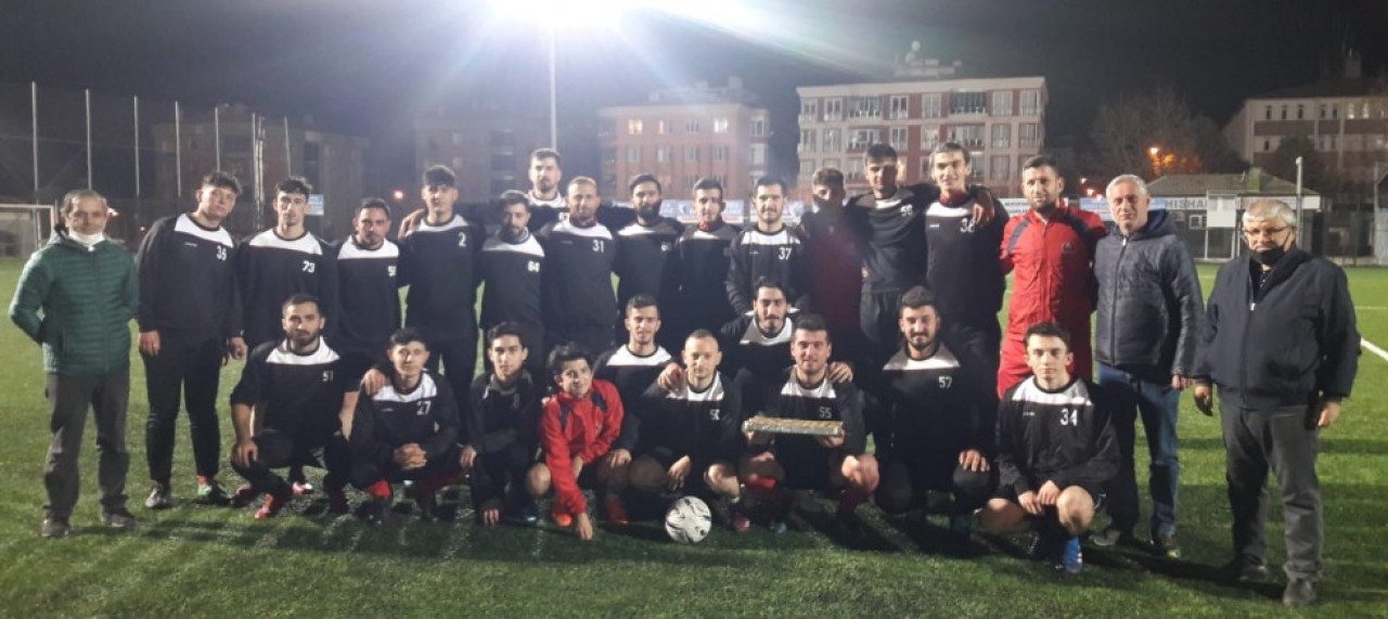 GENÇLERBİRLİĞİ SAHAYA İNDİ