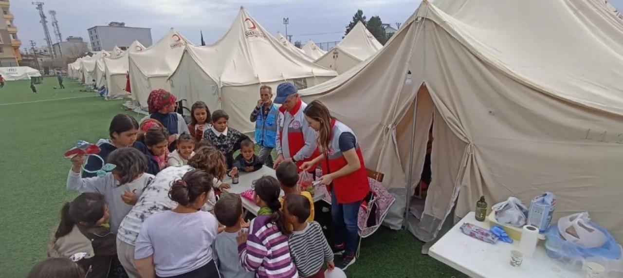 GÖNÜLLÜ ÖĞRETMENLER ÇALIŞMALARINI HIZ KESMEDEN SÜRDÜRÜYOR