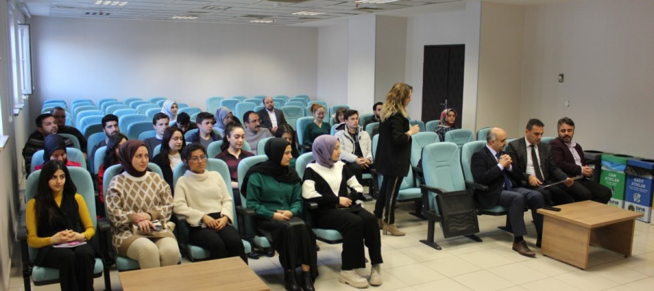 GÖREVE YENİ BAŞLAYAN TIBBİ SEKRETERLERE EĞİTİM DÜZENLENDİ