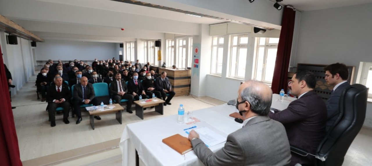 GÖYNÜCEK’TE MUHTARLARIN SORUNLARINI DİNLEDİ