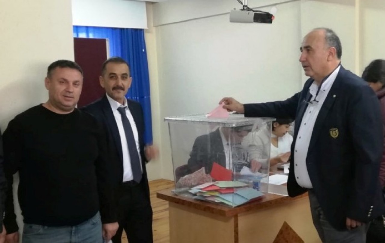 GRUPLAR BELLİ OLDU SIRA YÖNETİMDE