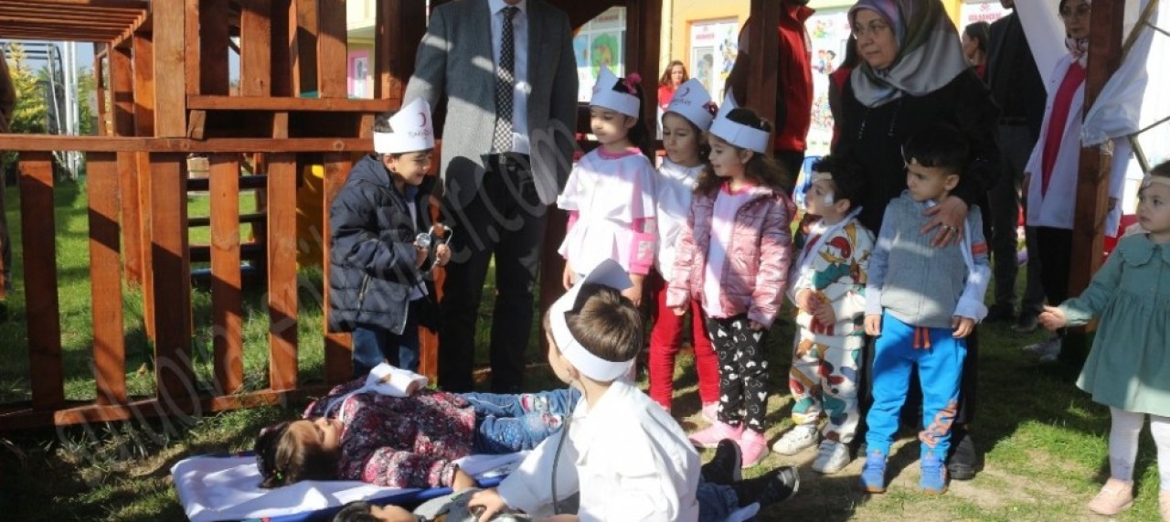 GÜLBAHÇESİ ANAOKULUNDA KIZILAY HAFTASI KUTLANDI