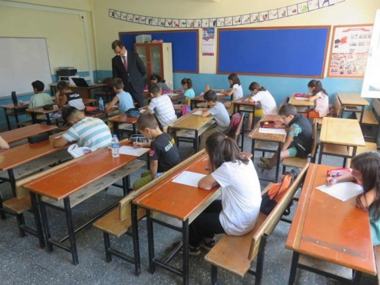 GÜLDOĞAN’DAN YAZ OKULUNA ZİYARET