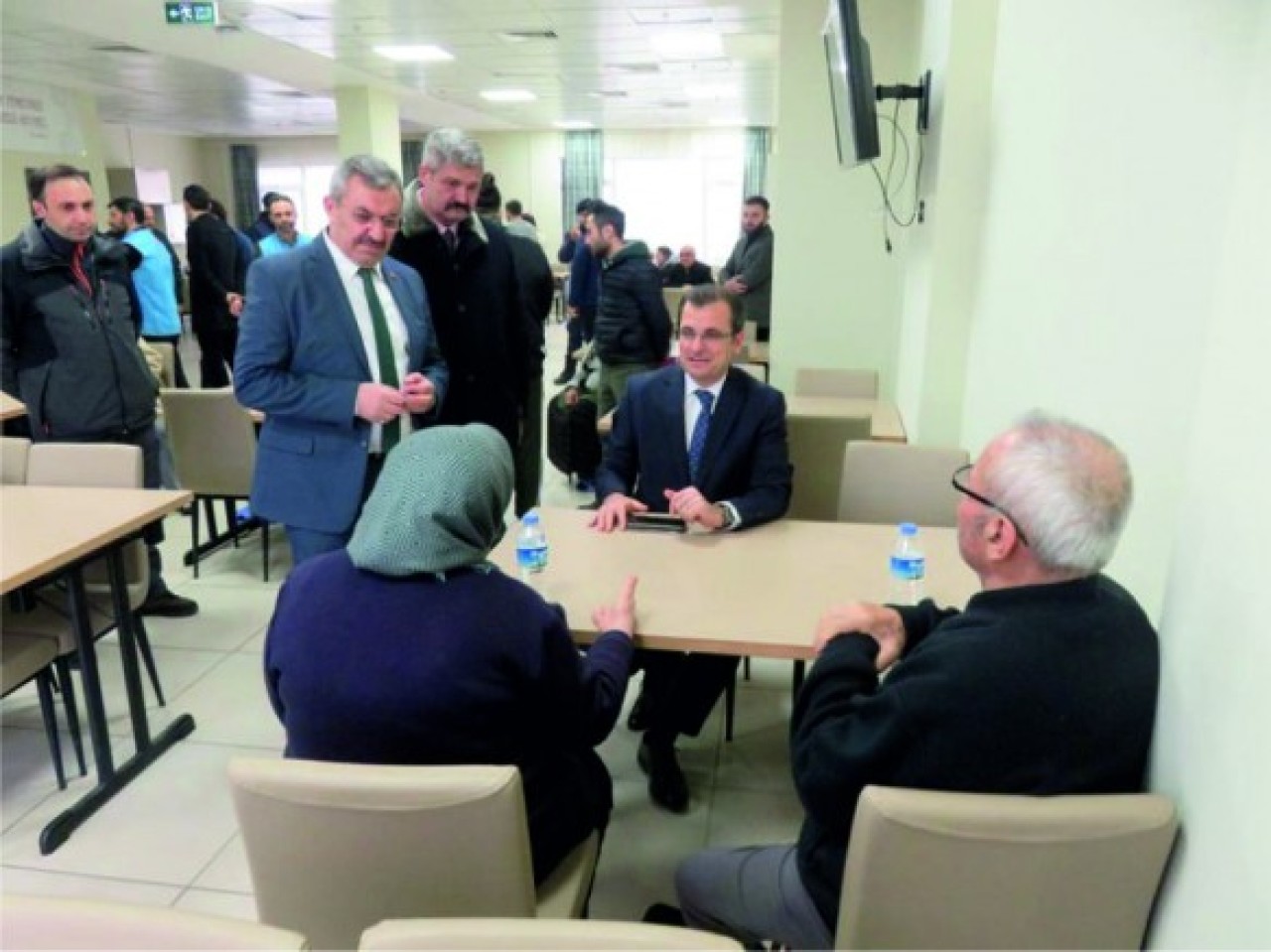 GÜLDOĞAN, DEPREMZEDELERİ ZİYARET ETTİ