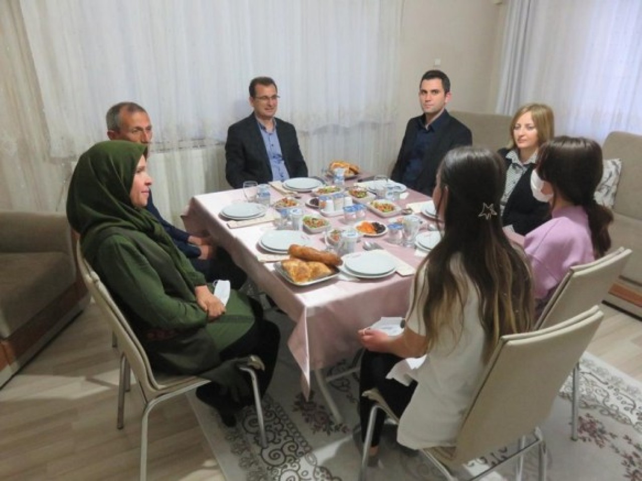 Gümüşdağ Ailesinin Konuğu Oldu