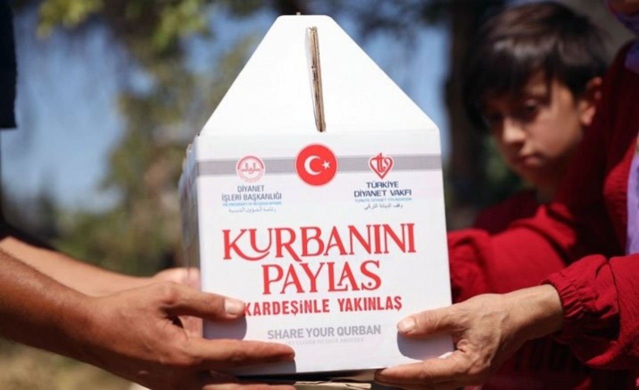 GÜMÜŞHACIKÖY’DE 88 KİŞİ TDV’YE KURBAN BAĞIŞINDA BULUNDU
