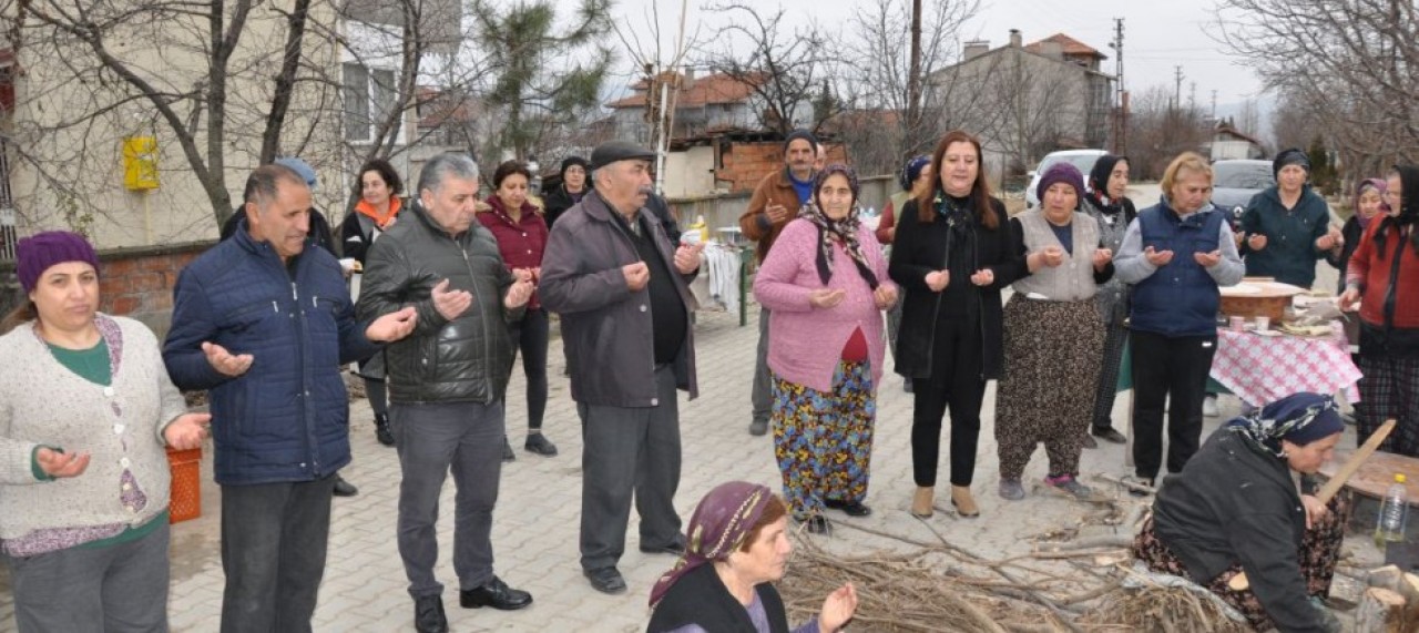 GÜMÜŞHACIKÖY'DE YAĞMUR DUASI YAPILDI
