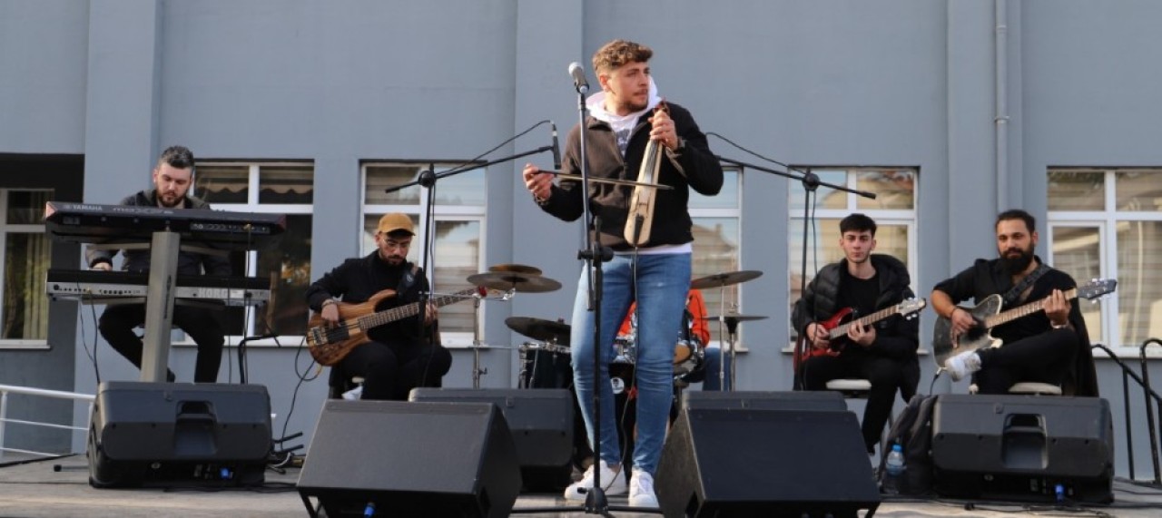 GÜMÜŞHACIKÖY HASAN DUMAN MYO’DA ‘POP-ROCK’ KONSERİ