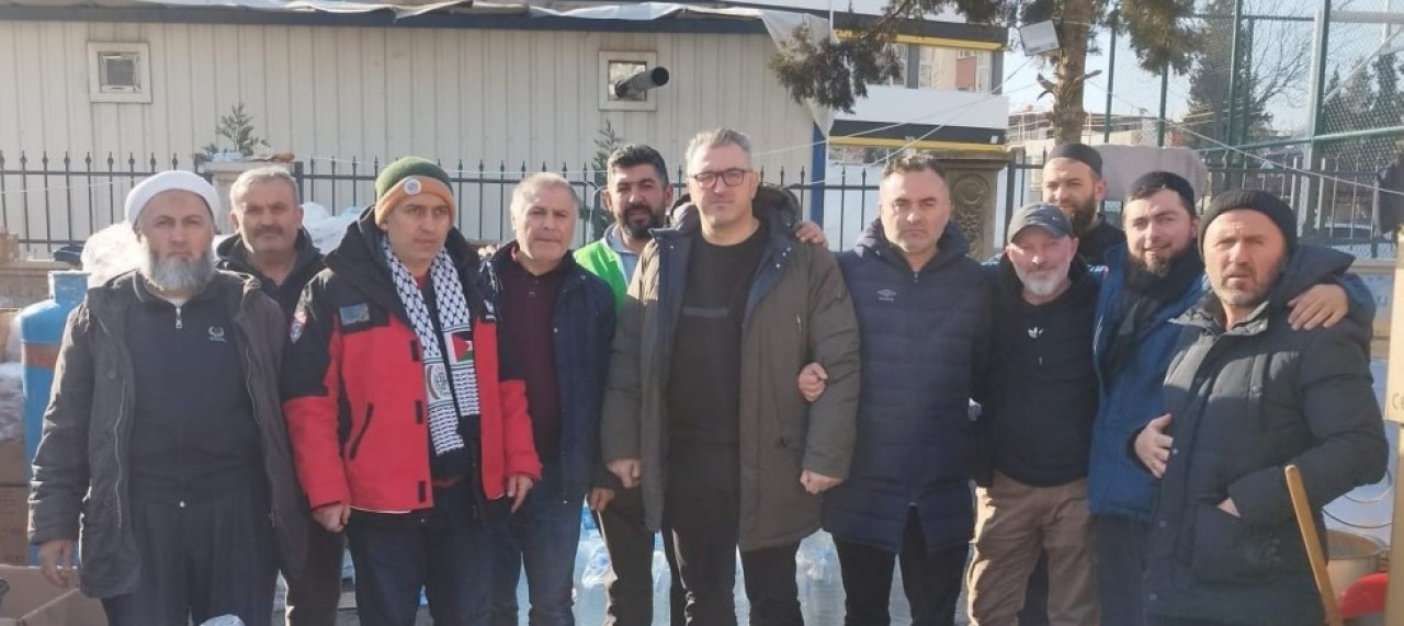 GÜNLÜK 15 BİN KİŞİYE İKİ ÖĞÜN YEMEK VERİLİYOR