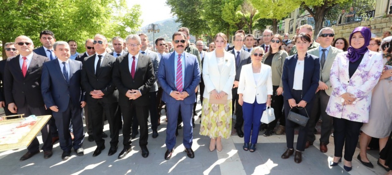HALK EĞİTİM MERKEZLERİ VE KÜLTÜR EVLERİNCE HAZIRLANAN SERGİNİN AÇILIŞI YAPILDI