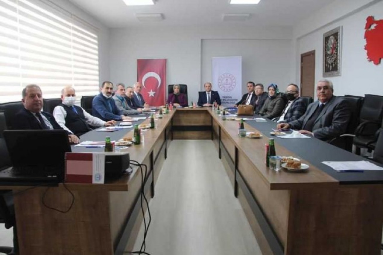 HALK EĞİTİMİ MERKEZİ MÜDÜRLERİ TAŞOVA’DA TOPLANDI