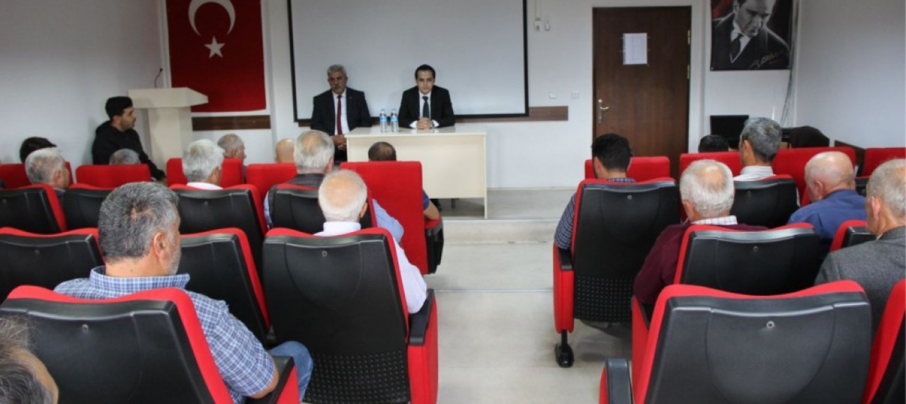 HAMAMÖZÜ’NDE MUHTARLAR TOPLANTISI DÜZENLENDİ