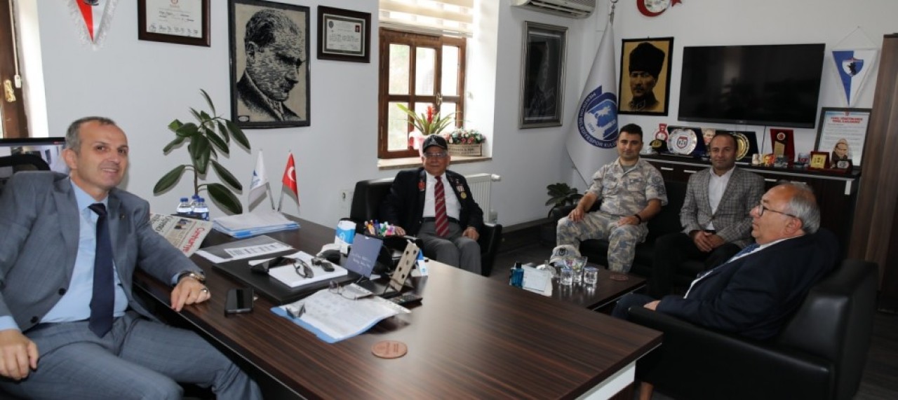 HAYATTAKİ EN YAŞLI KIBRIS GAZİSİ REŞAT ÇOLAK, BELEDİYEYİ ZİYARET ETTİ