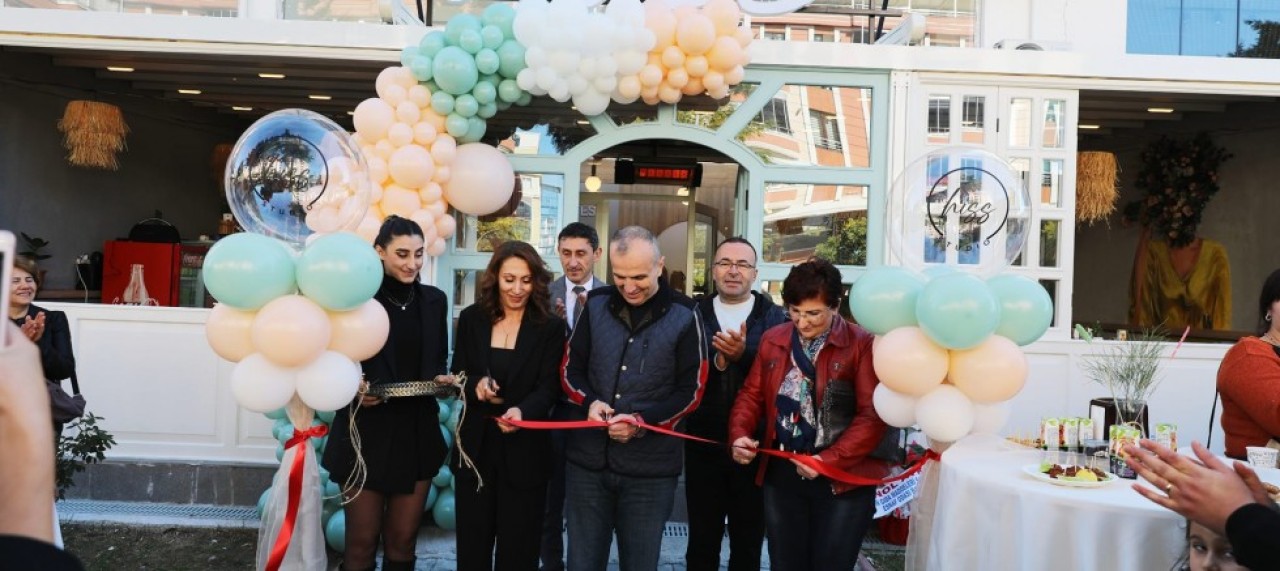 Hiss Studio hizmete girdi