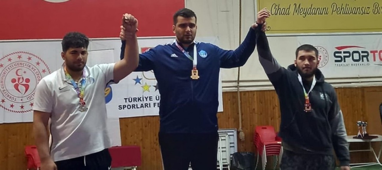 HÜSEYİN CİVELEK ALTIN MADALYA İLE DÖNDÜ