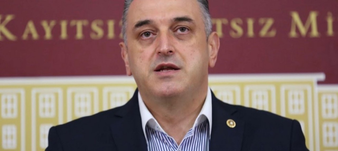 ‘İHRACATLA BÜYÜYOR, REFAHI ARTIRIYORUZ’