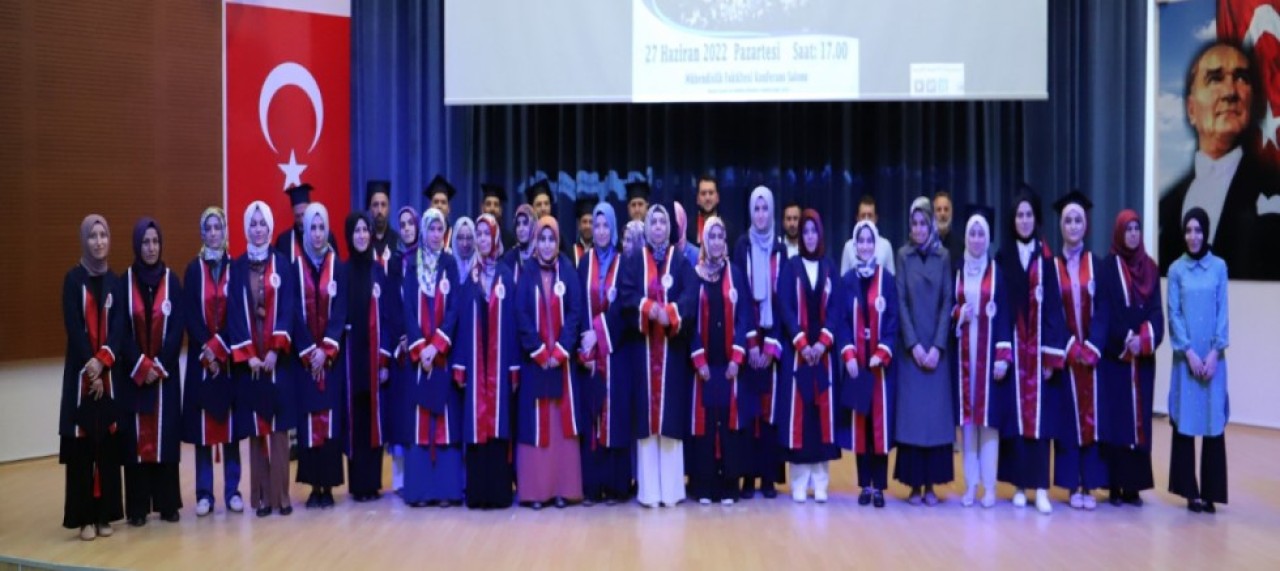 İLİTAM ÖĞRENCİLERİNDE MEZUNİYET ÇOŞKUSU