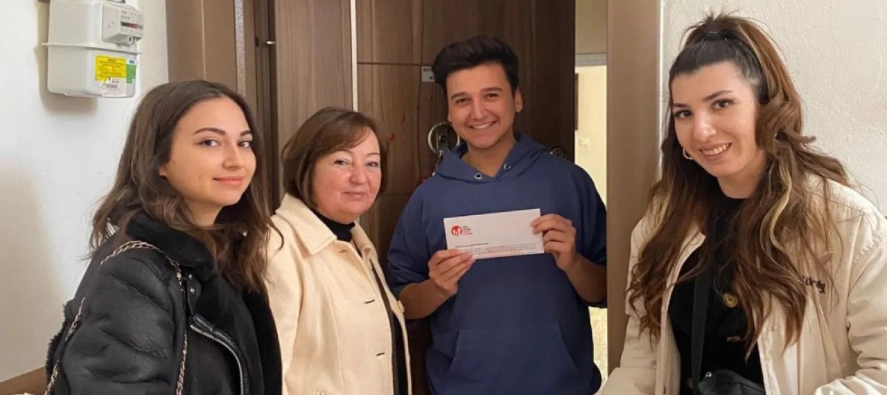 İLK OYLARINA TALİP OLDULAR