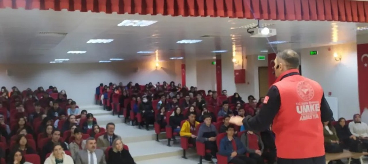 İLK YARDIM BİLGİLENDİRMESİ YAPILDI