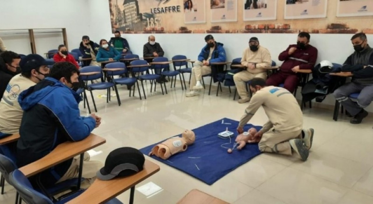 İLK YARDIM EĞİTİMLERİ DEVAM EDİYOR