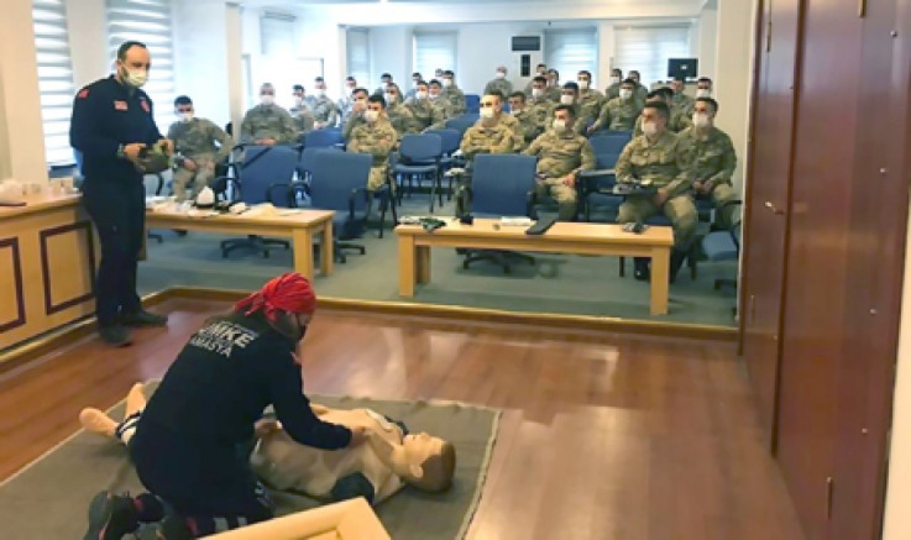 İLK YARDIM KONULARINDA TEORİK VE UYGULAMALI EĞİTİM VERİLDİ