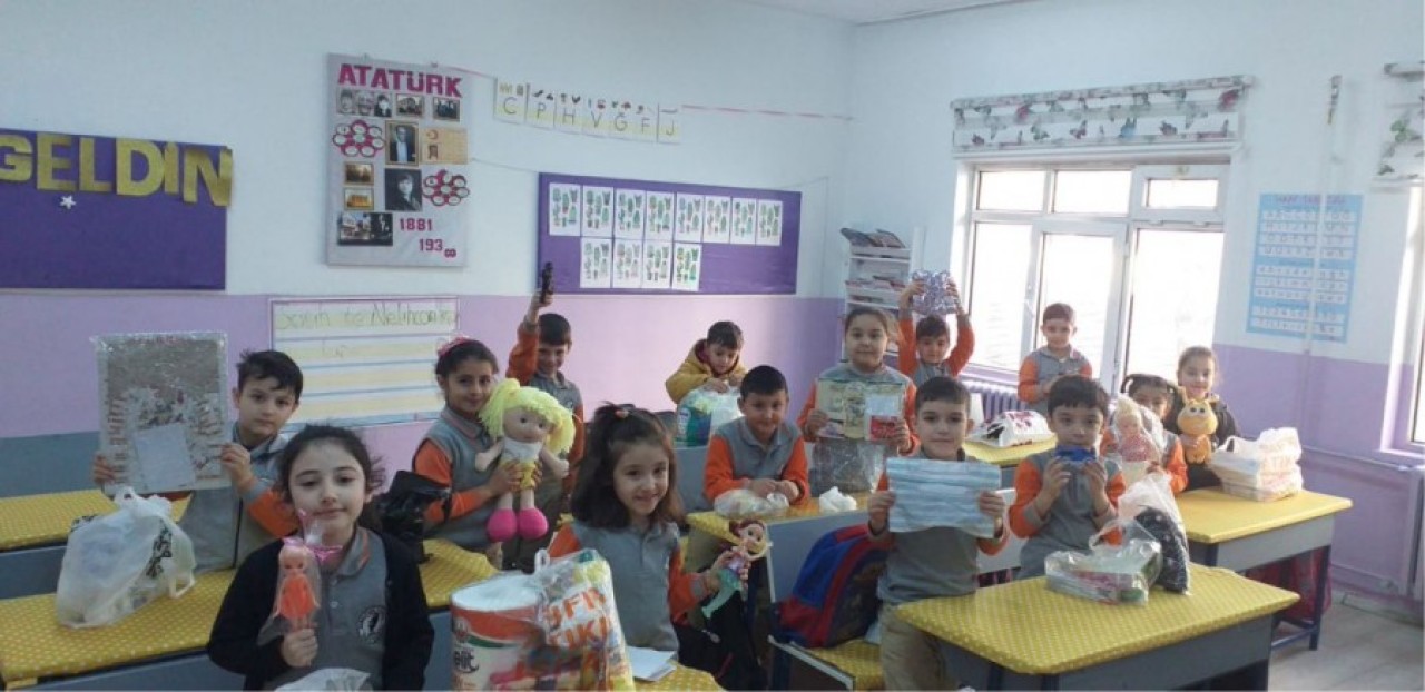 İLKOKUL ÖĞRENCİLERİ YARDIM KAMPANYASI BAŞLATTI