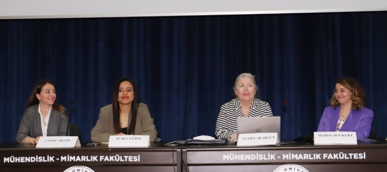 İş Hayatında Kariyer Konulu Söyleşi Düzenlendi